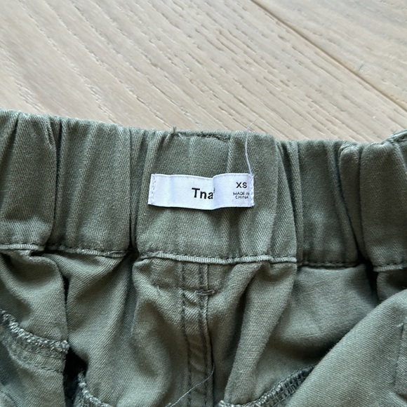 TNA green cargo pants XS - Picture 2 of 3